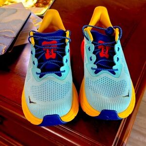 Hoka Brand New Arahi 7 Women’s